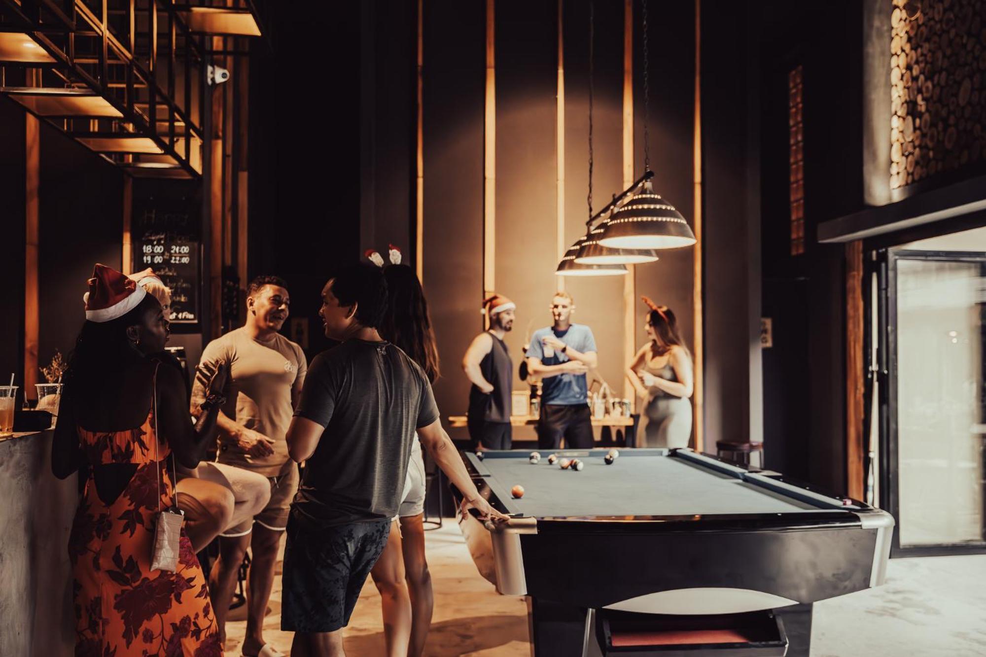 9Station Hostel & Bar Дуонг-Донг Экстерьер фото